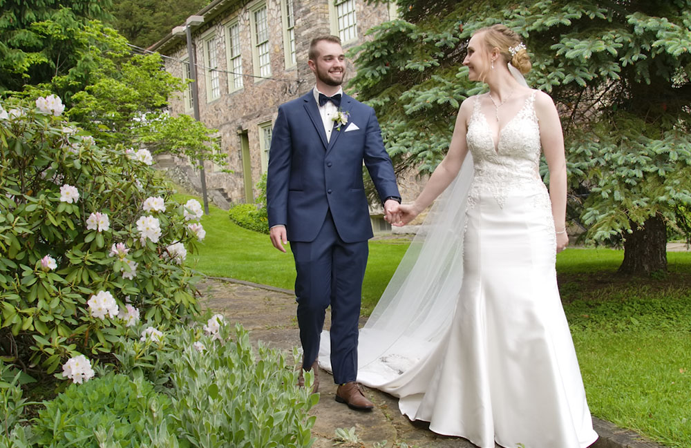 Andrew & Mackenzie's wedding filmed by AGL Media